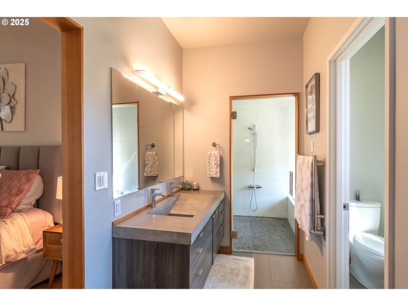 Owner's Suite Bathroom