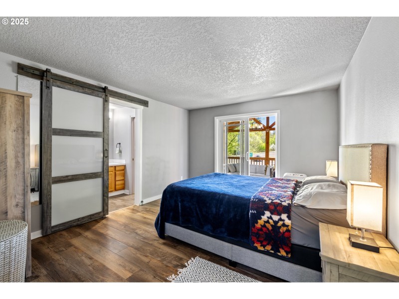 Bedroom, Primary