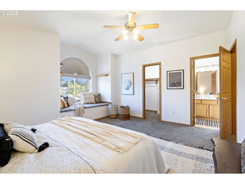 Bedroom, Primary