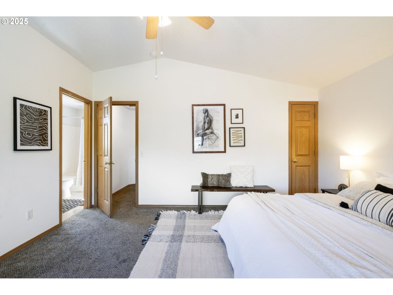 Bedroom, Primary