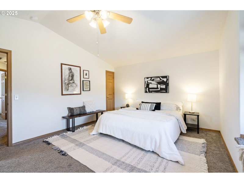 Bedroom, Primary