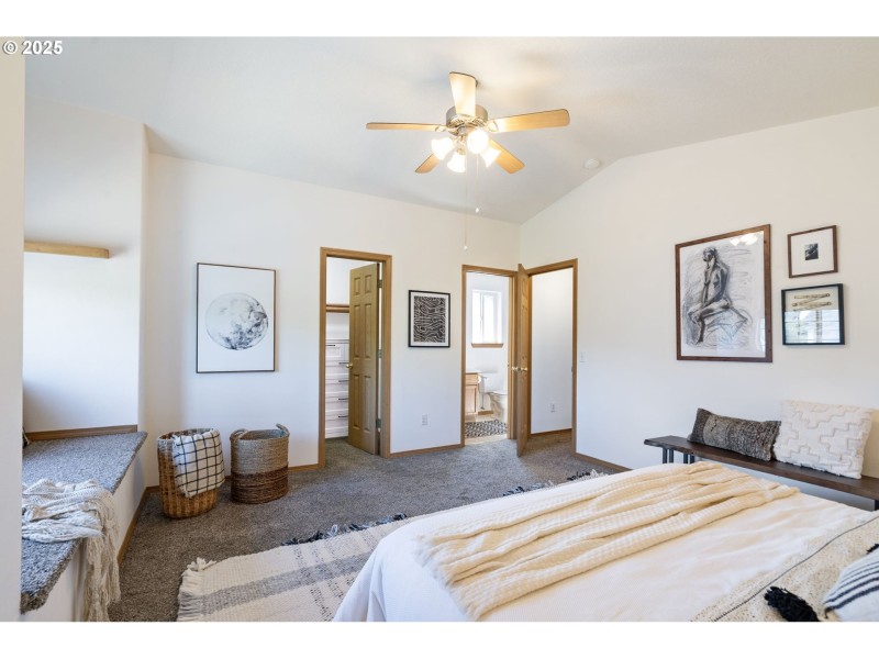 Bedroom, Primary