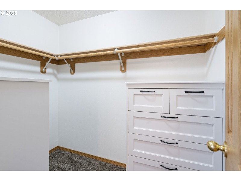 Bedroom, Primary