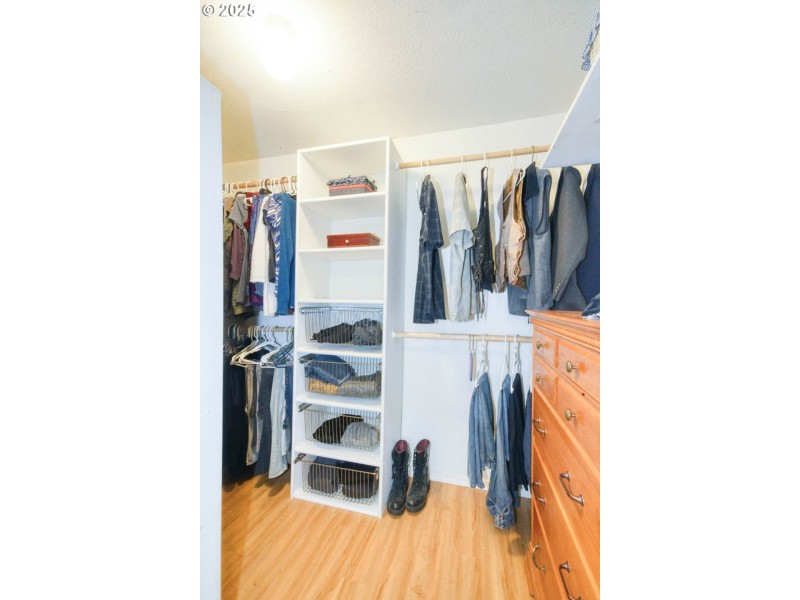 Bedroom, Primary