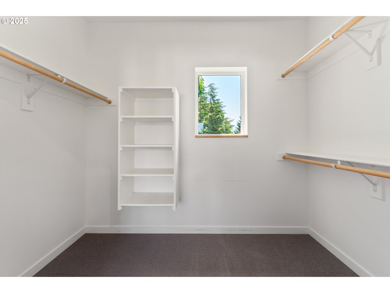 Bedroom, Primary