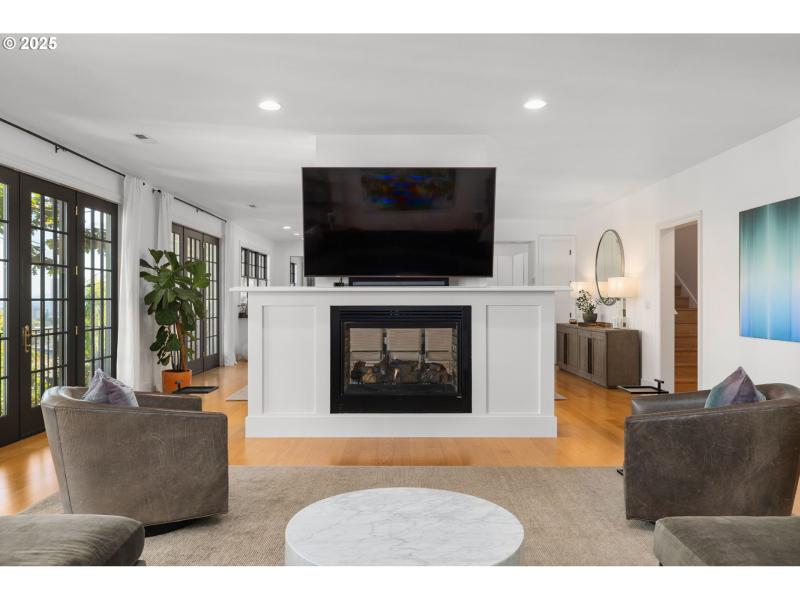 Living Room/Dining Room