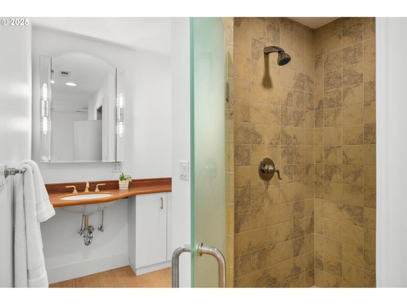 Bathroom, Attached