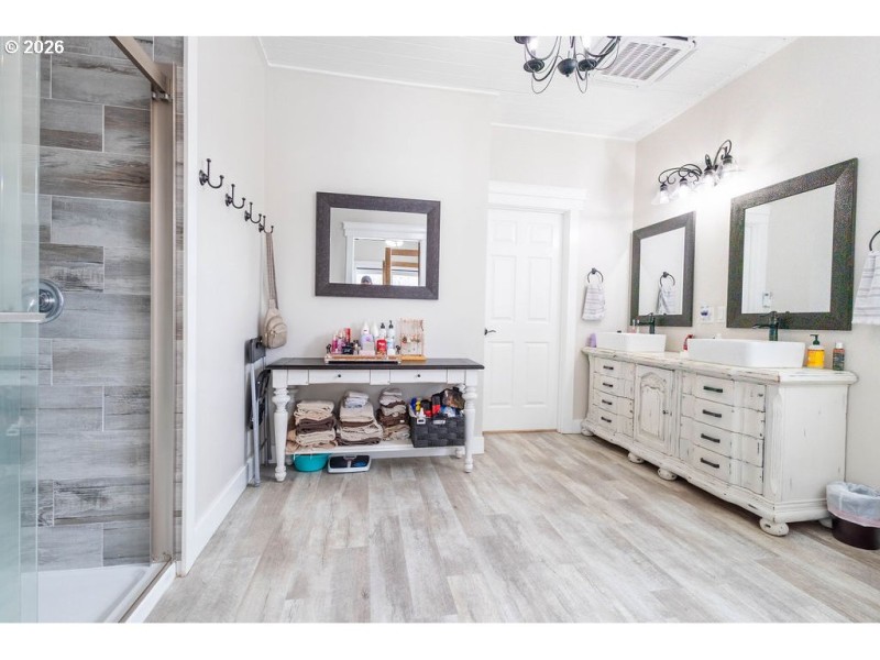 Owner's Suite Bathroom