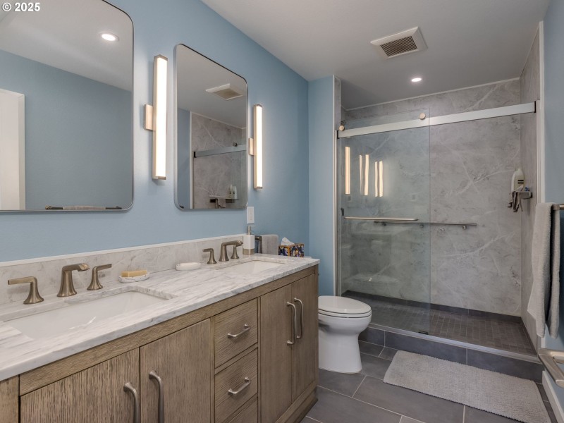 Bathroom, Attached