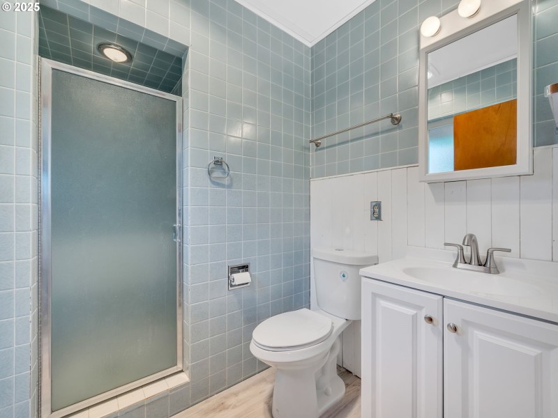 Bathroom, Attached