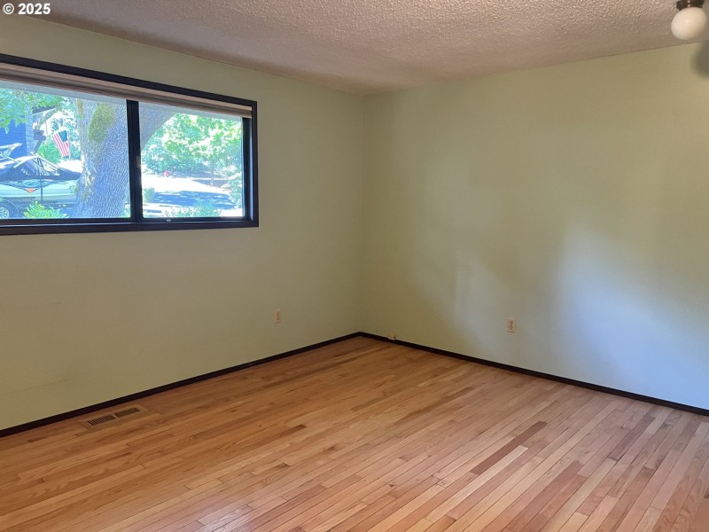 Bedroom, Primary