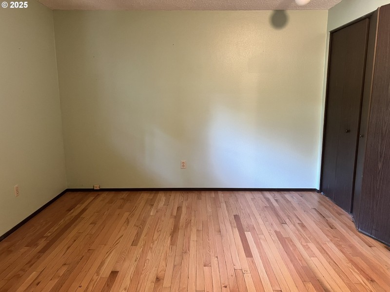 Bedroom, Primary