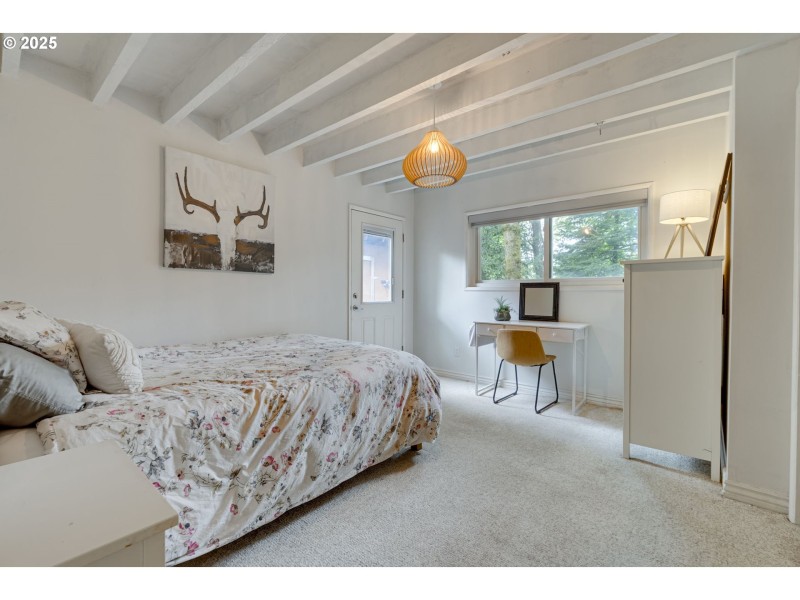Bedroom, Primary