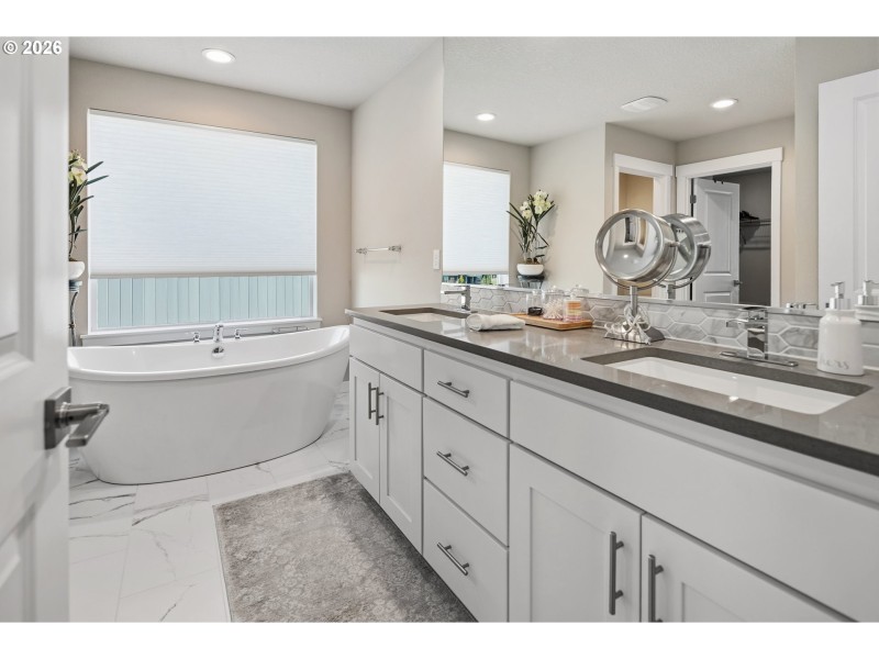 Owner's Suite Bathroom