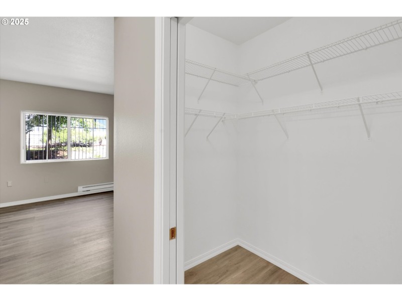 Bedroom, Primary
