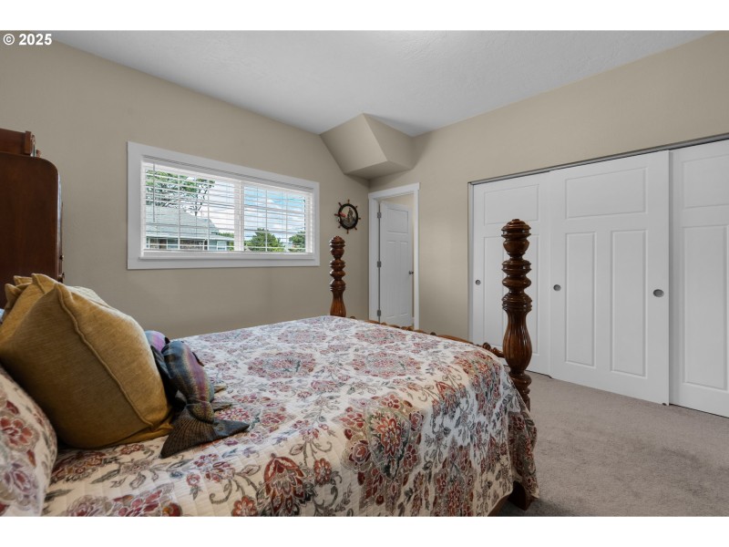 Bedroom, Primary