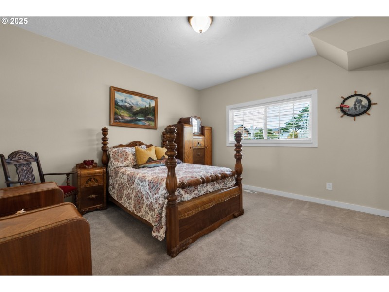 Bedroom, Primary