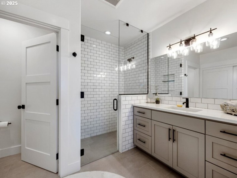 Bathroom, Attached