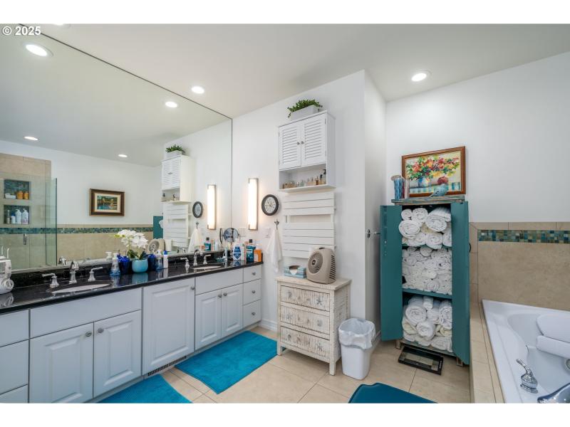 Owner's Suite Bathroom