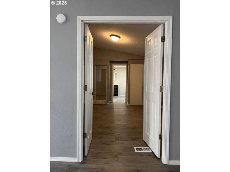 Bedroom, Primary