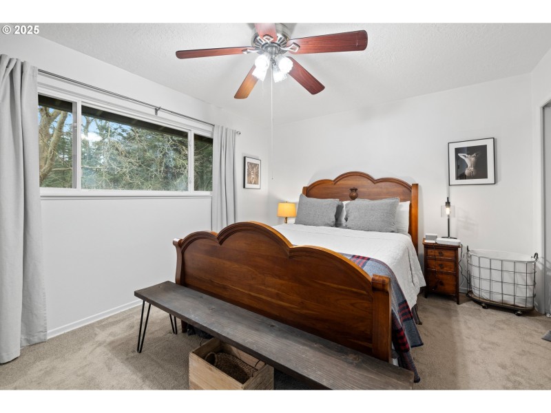 Bedroom, Primary