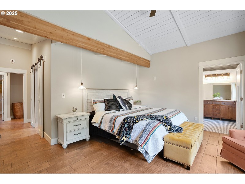 Bedroom, Primary