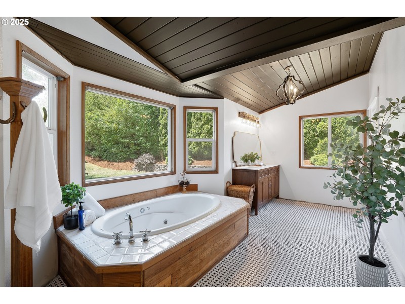 Bathroom, Attached