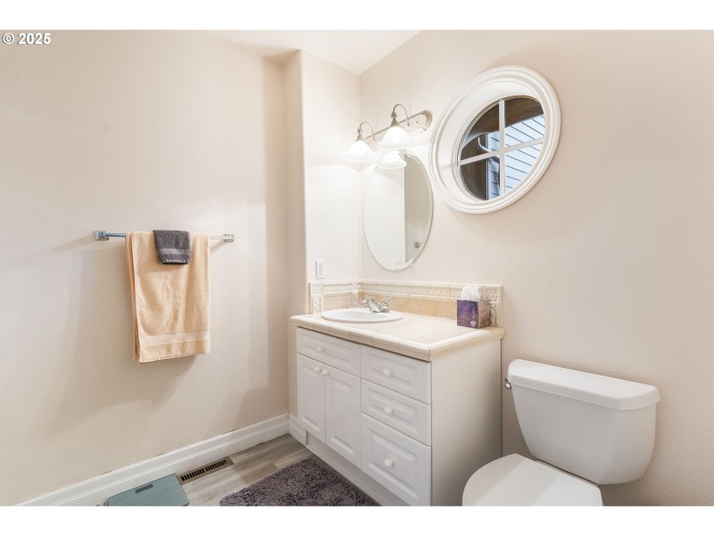 Bathroom, Attached