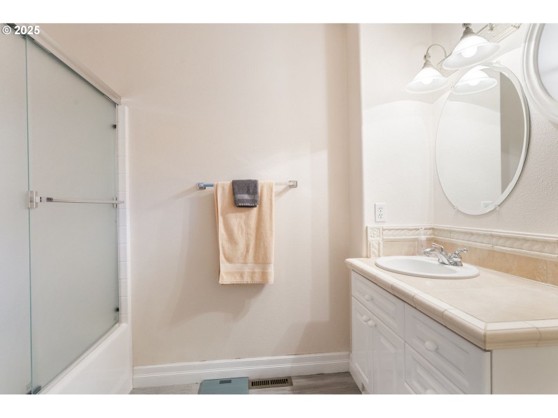 Bathroom, Attached