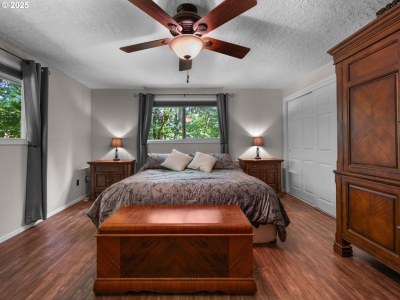 Bedroom, Primary