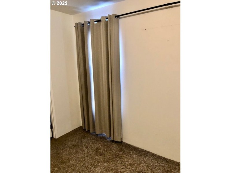 Bedroom, Primary