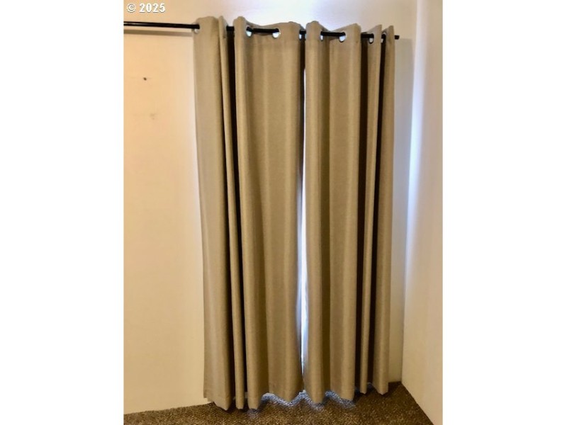 Bedroom, Primary