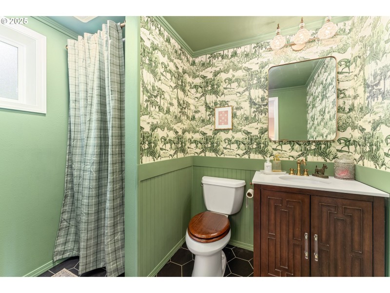 Bathroom, Attached
