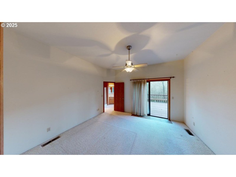 Bedroom, Primary
