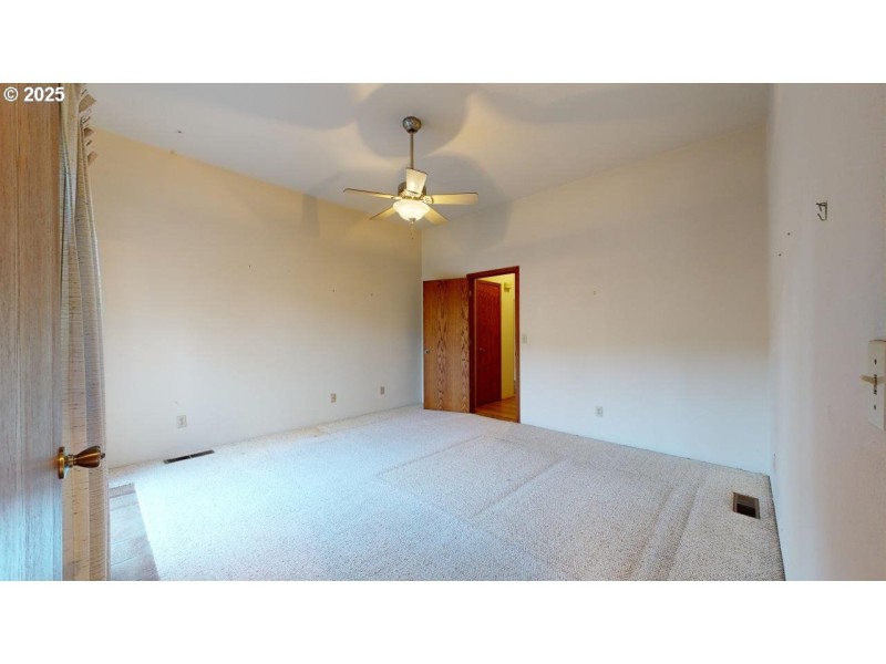 Bedroom, Primary