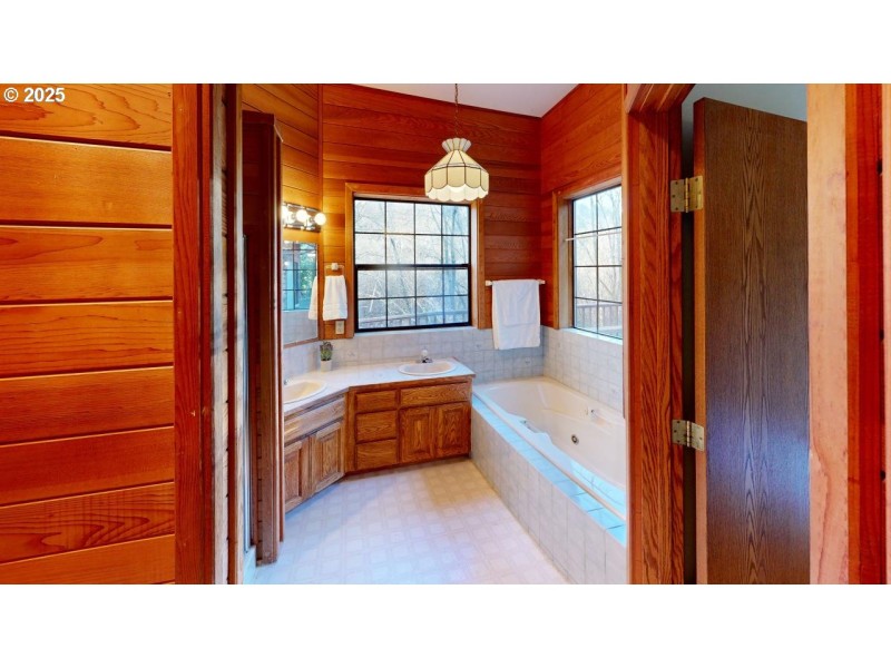 Bathroom, Attached