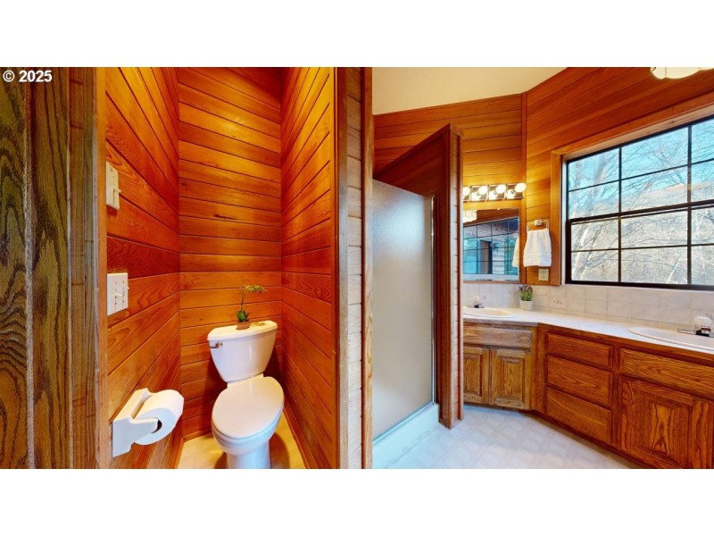 Bathroom, Attached