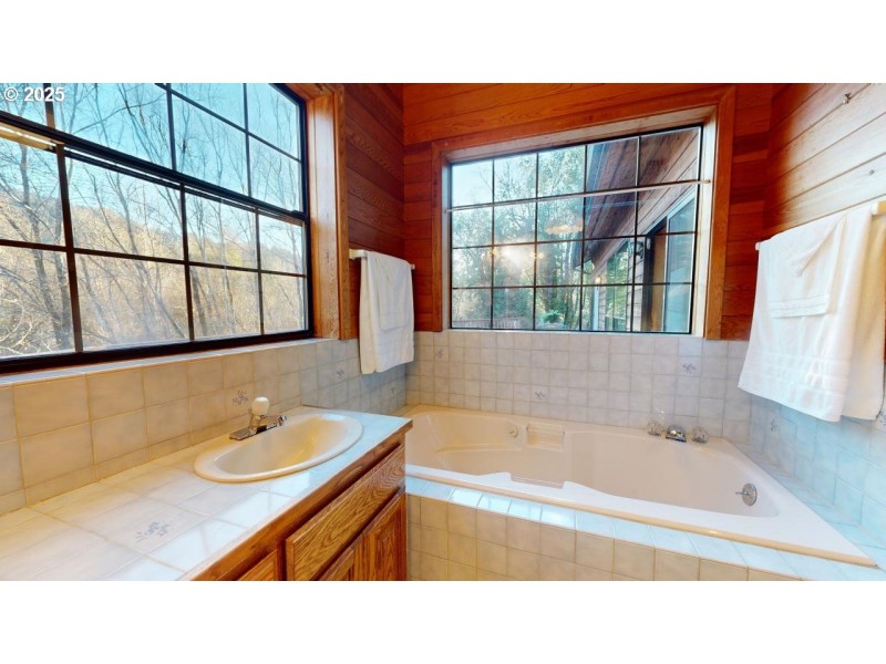 Bathroom, Attached