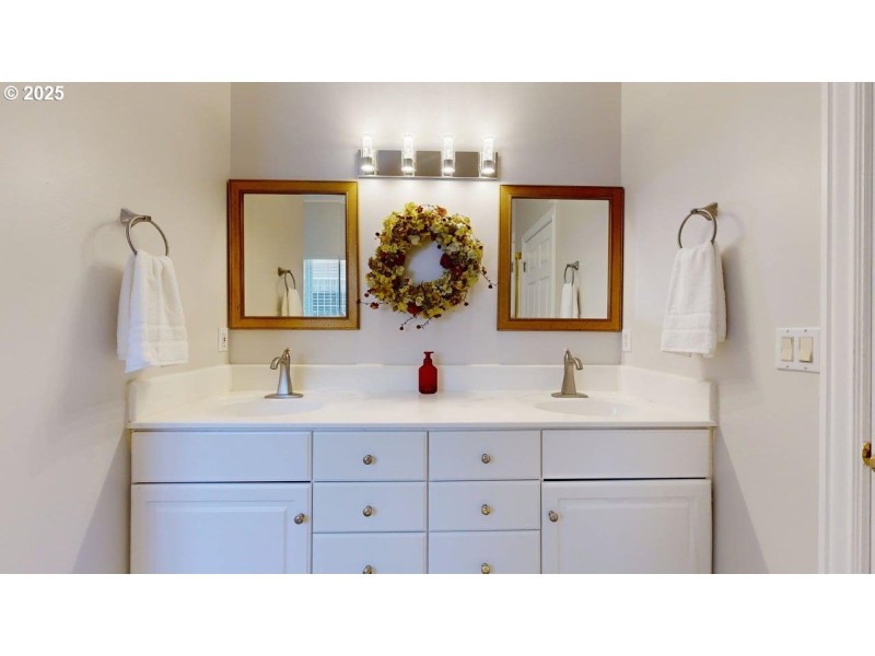 Bathroom, Attached