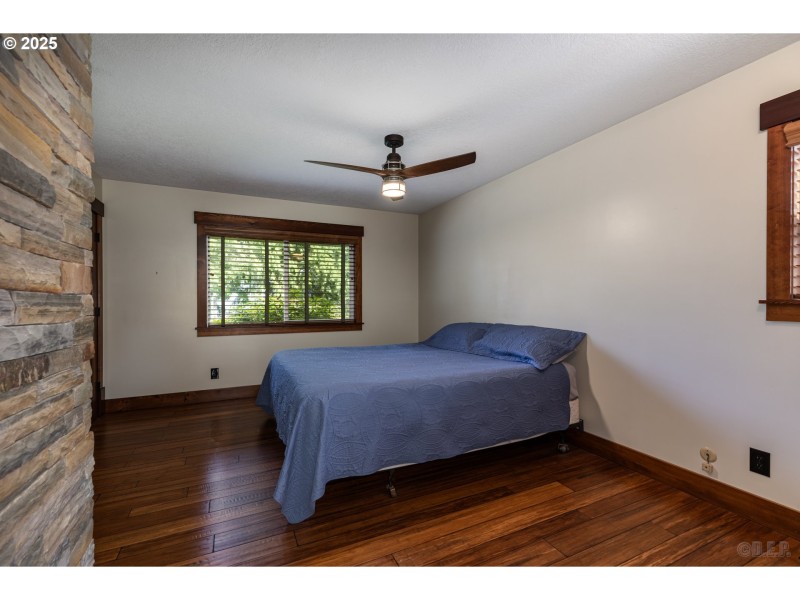 Bedroom, Primary