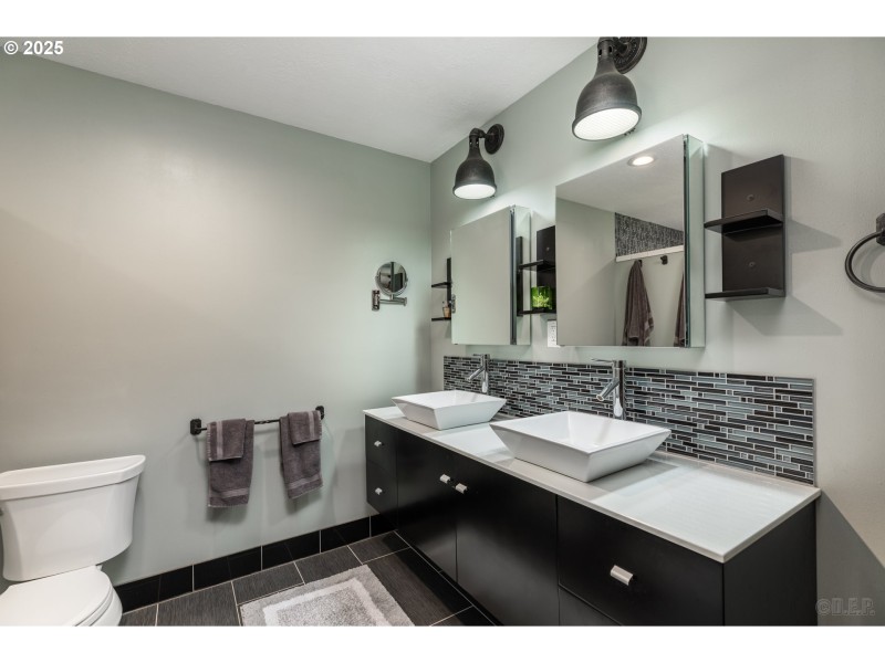 Bathroom, Attached