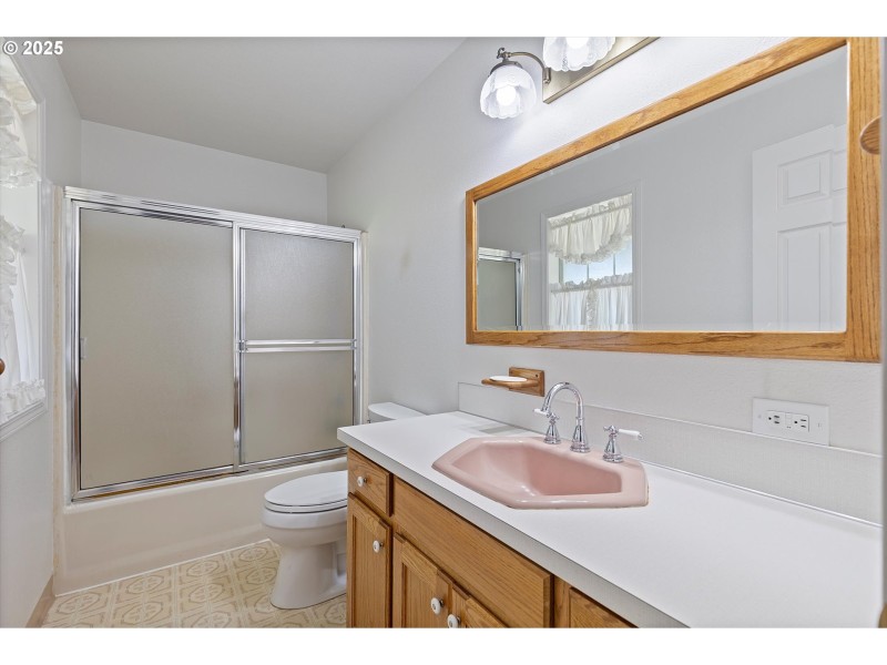 Bathroom, Attached