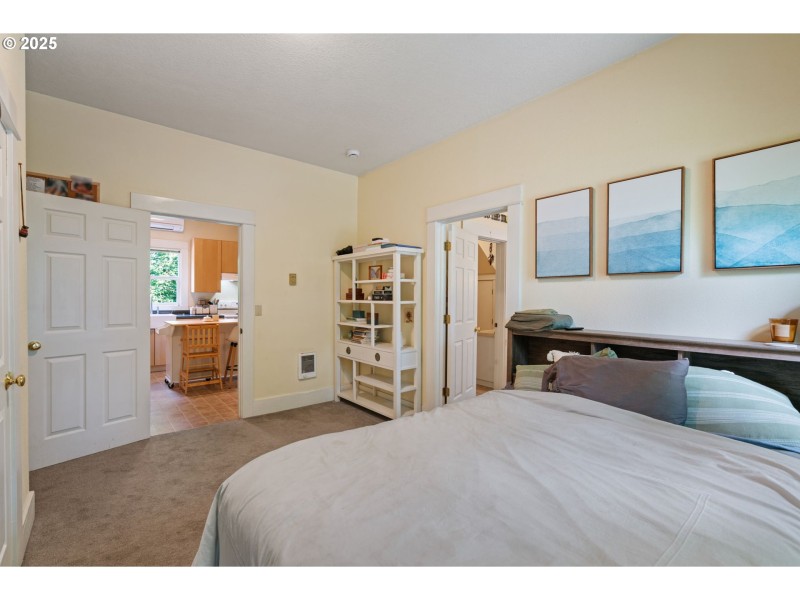Bedroom, Primary