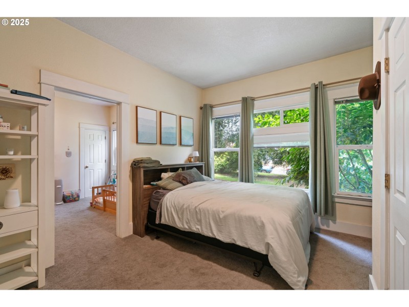 Bedroom, Primary