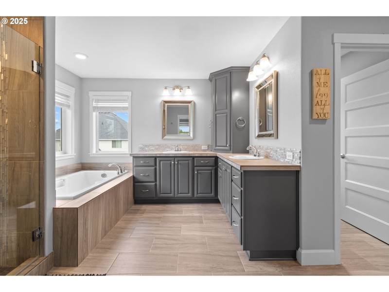 Bathroom, Attached