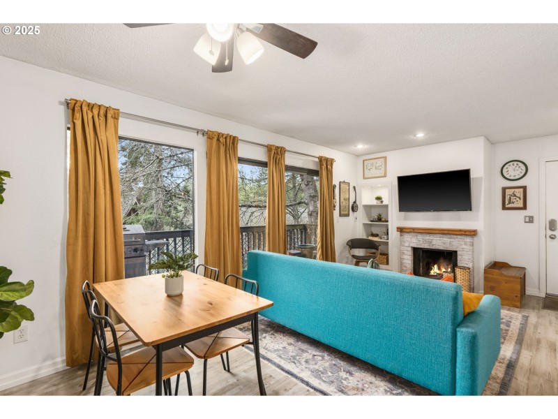 Living Room/Dining Room
