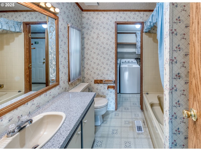 Bathroom, Attached