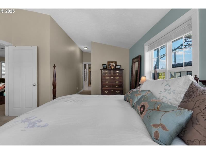 Bedroom, Owner's Suite