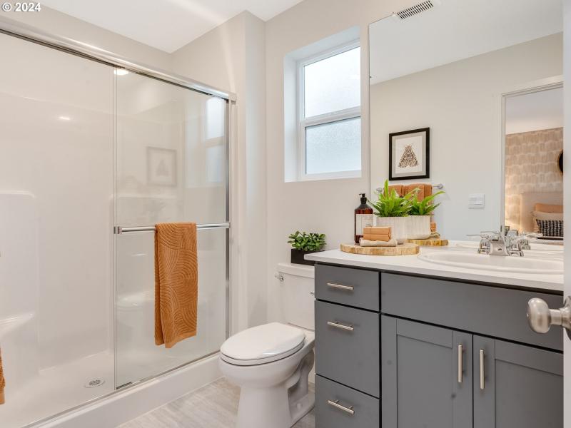 Bathroom, Attached