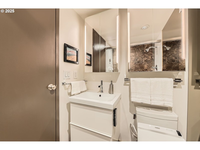 Bathroom, Attached